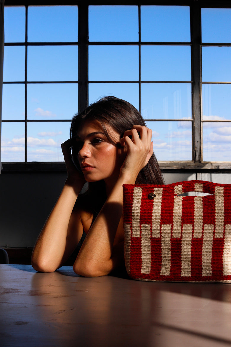 Lisboa Medium Clutch
