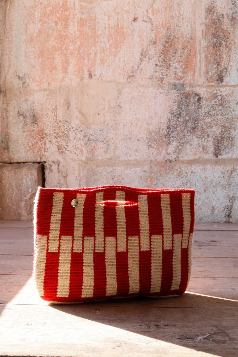 Lisboa O Medium Clutch